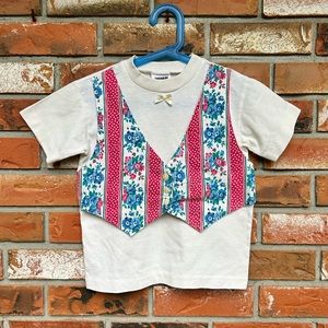 VINTAGE 90s TShirt with Vest